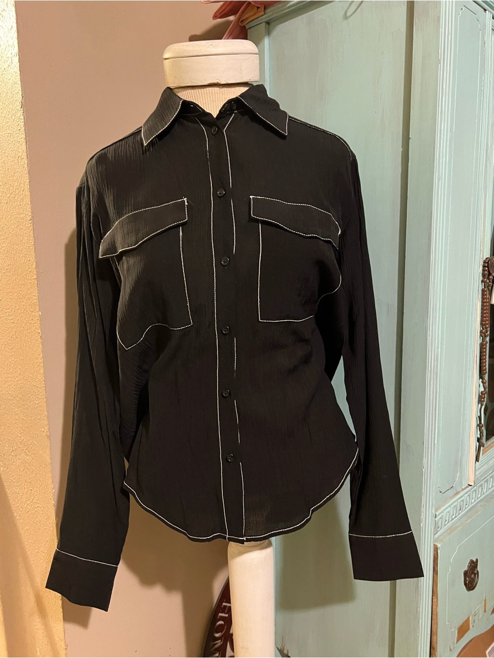 NWT INDUSTRY RV $68 Black Long Sleeve Blouse Shirt White Stitching Detail Small